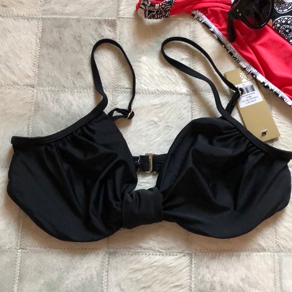 Bikini - Picture 7 of 11